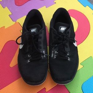 Womens Nike Flex Supreme TR5 size 8.5